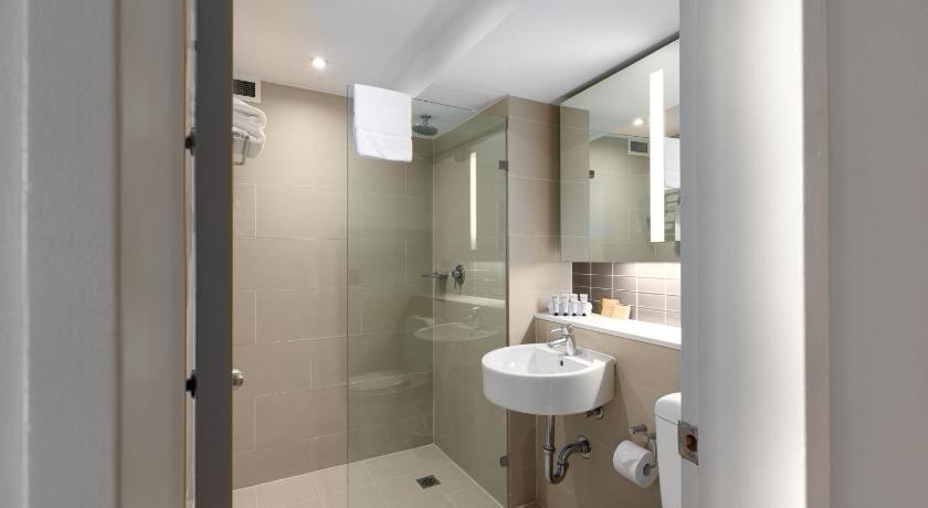 Image of North Sydney Queen Room 7