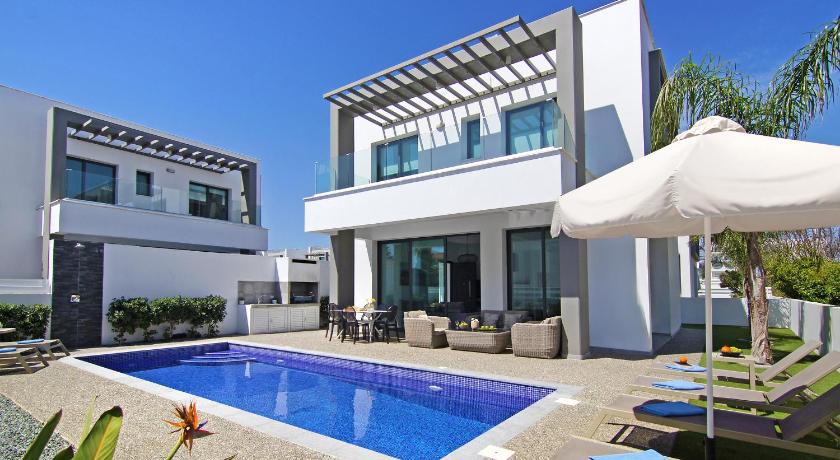 Villa Megan — Hotel in Protaras