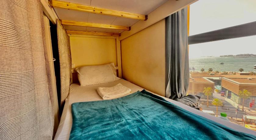 York Backpackers - Jumeirah Beach photo
