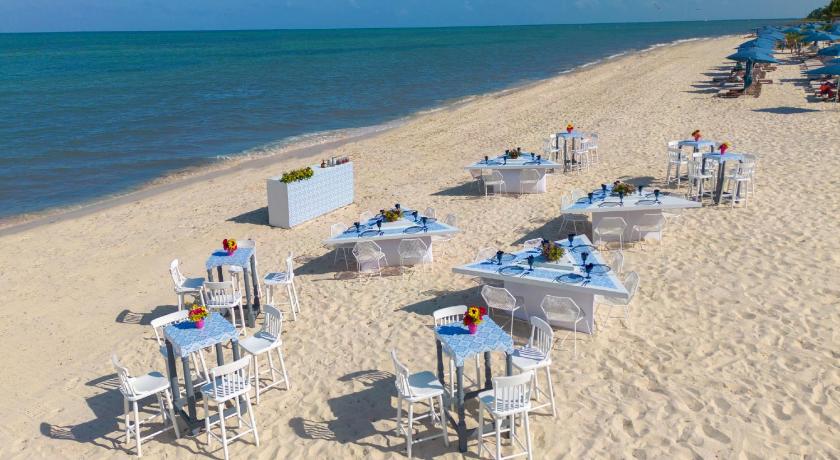 Royalton Splash Riviera Cancun, An Autograph Collection All-Inclusive Resort photo