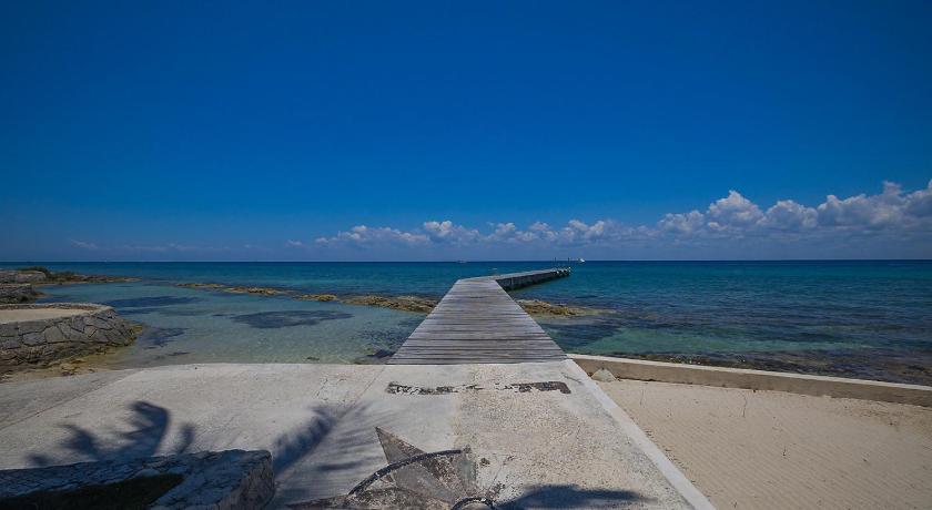 The Queen of Cozumel Beach House -Luxury Beachfront Villa- MILLION DOLLARS VIEW photo