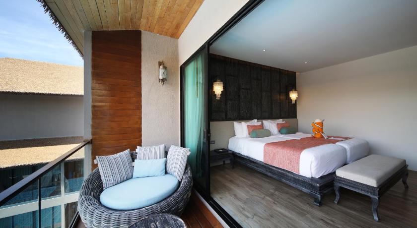 Image of Family Suite Pool Access 9