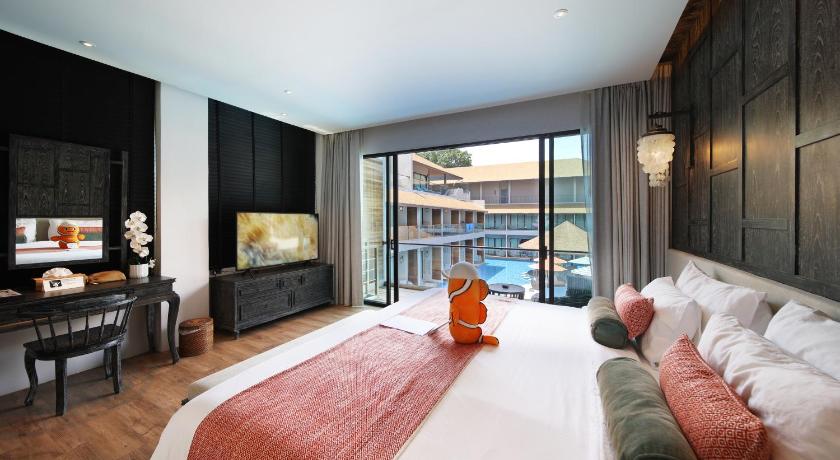 Image of Family Suite Pool Access 0