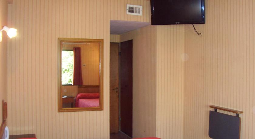 Image of Standard Quadruple Room 3