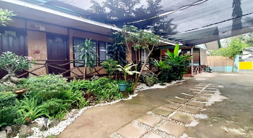 Pinaluyan Guest House - image 34