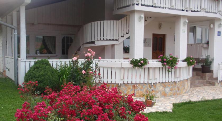 House Zupan photo