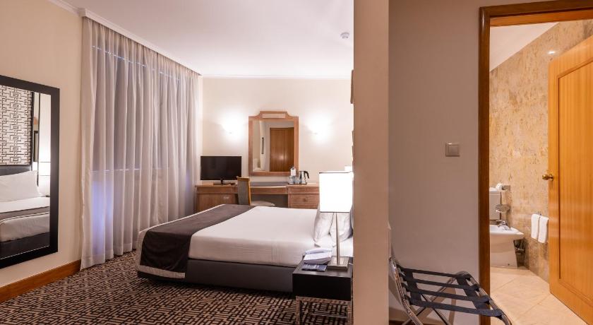 Image of Triple Room 3