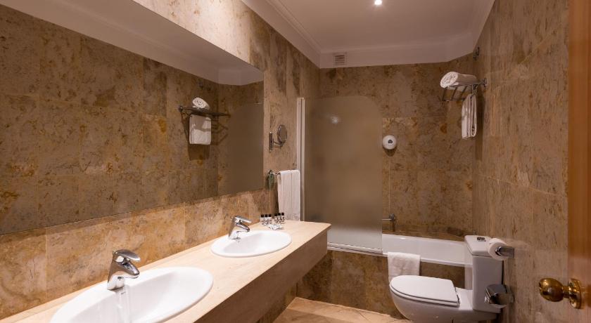 Image of Triple Room 2