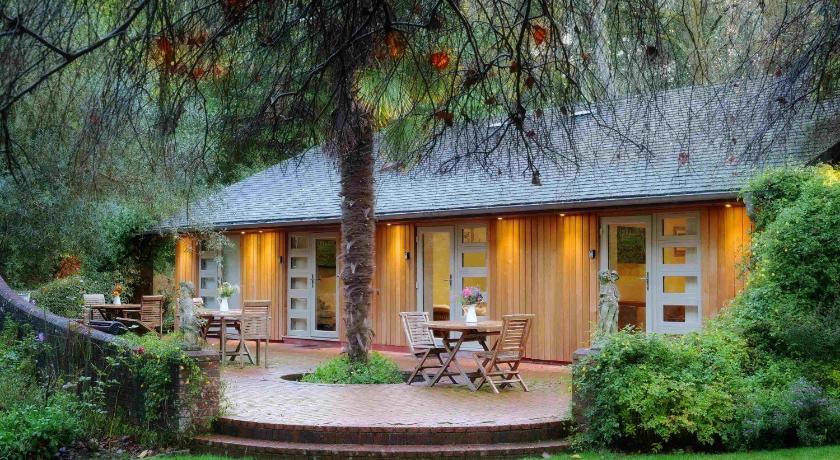 Pinetum Garden Cottages photo
