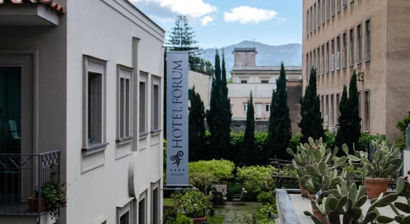Hotel Forum — Hotel in Pompei