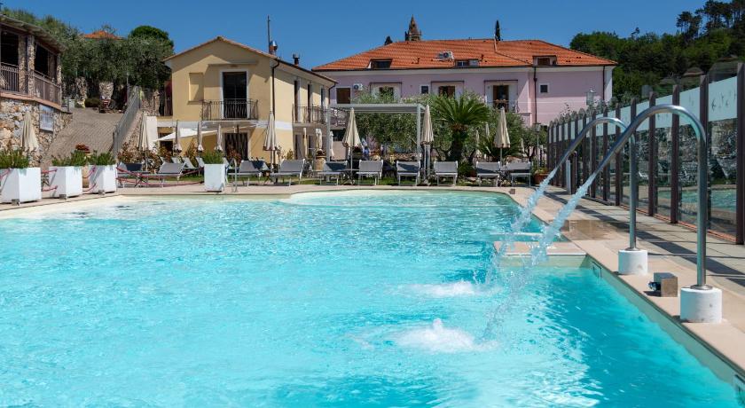 Residence Villa il Casale - appartamenti wellness e piscina riscaldata — Hotel in Tovo San Giacomo