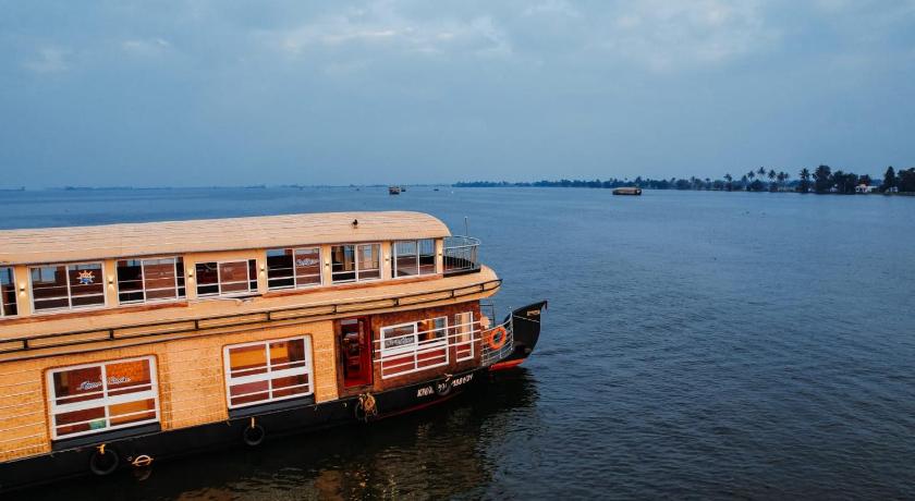 Venice Premium Houseboats Alleppey - image 37
