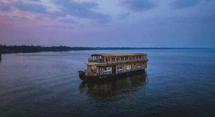 Venice Premium Houseboats Alleppey - image 34