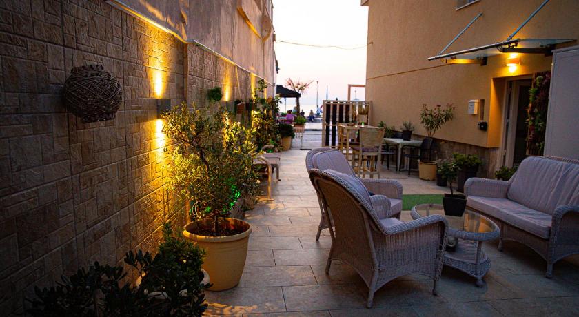 Luxury Plateia Rooms photo