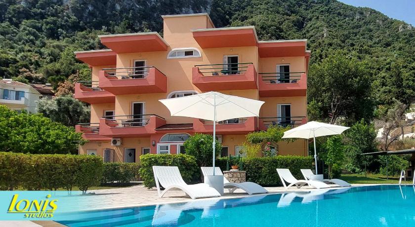 Ionis Studios — Hotel in Lefkada
