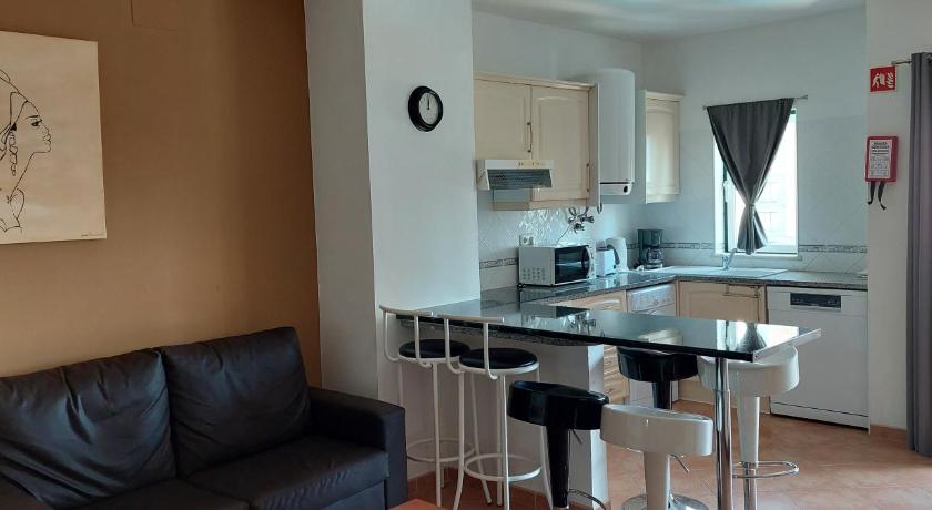 Image of Apartment with Pool View 6