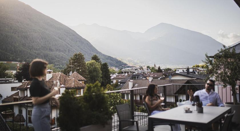 Residence Nives — Hotel in Bressanone