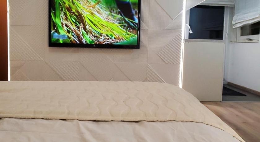 Sleep and drive white — Hotel in Sarajevo