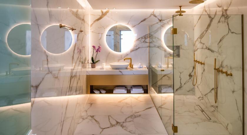Aura Suites photo