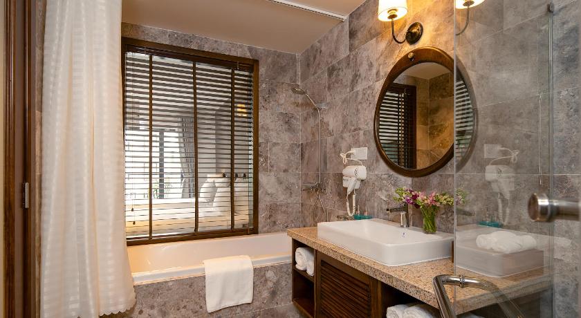 Image of Premier Deluxe King 3