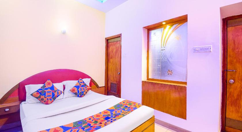 Capital O Hotel Gardenia Near Laxmi Narayan Mandir photo
