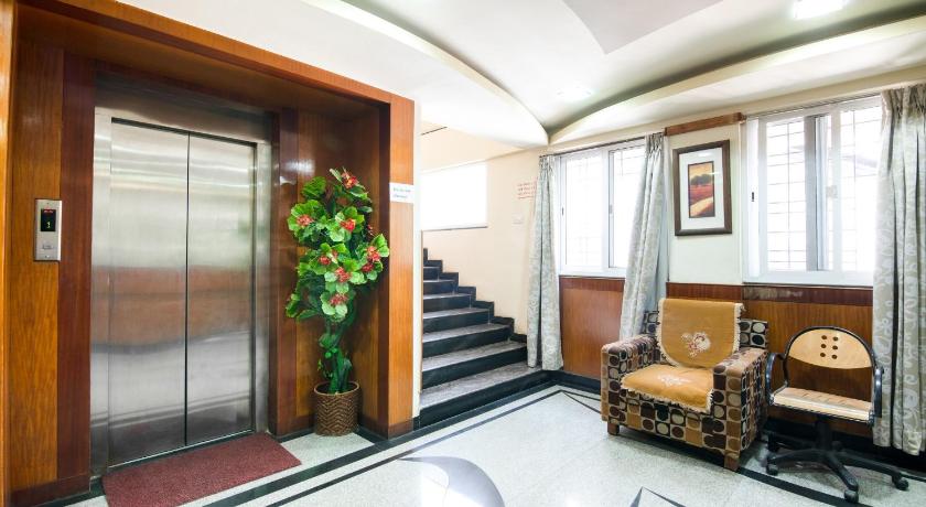 Super OYO Flagship Aayush Corporate Stays Near Nexus Mall Koramangala photo