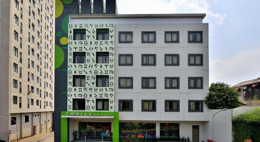 Zodiak Hotel MT Haryono photo