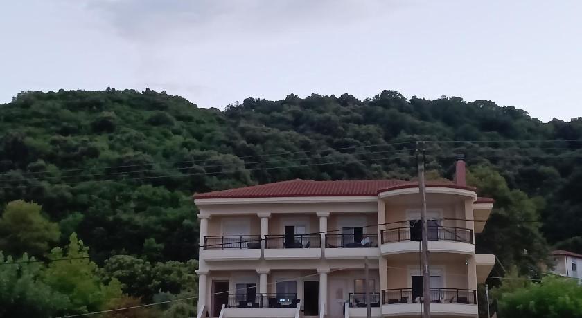 Perdikis Apartments - Paliouria — Hotel in Kokkinon Neron
