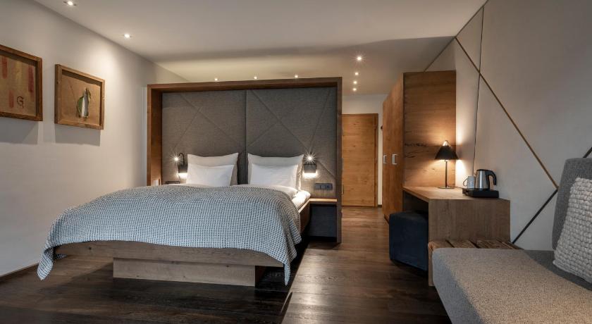Image of Large Superior Double Room with Balcony 0