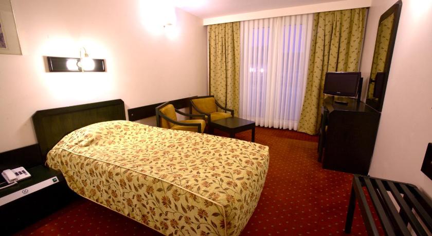 Standard szoba kétszemélyes ággyal vagy 2 külön ággyal (Standard Double or Twin Room) fotója 1