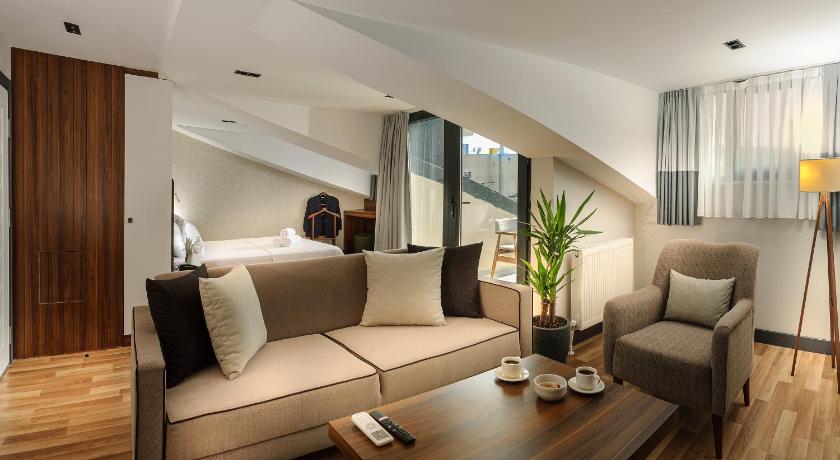 La Mia Suites - image 3