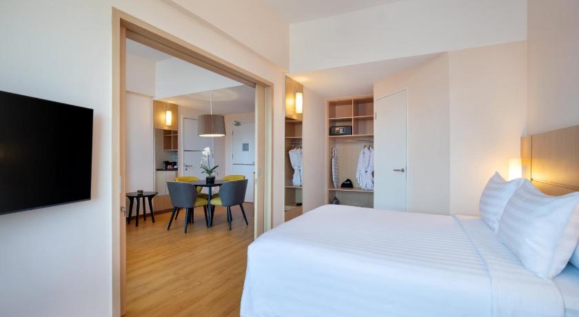 Image of Executive Room with 1 Queensize Bed 8