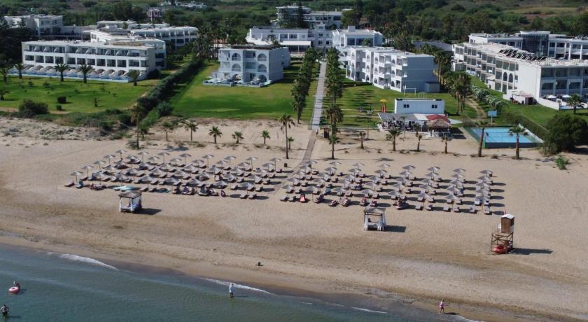Delfina Tropic Beach photo