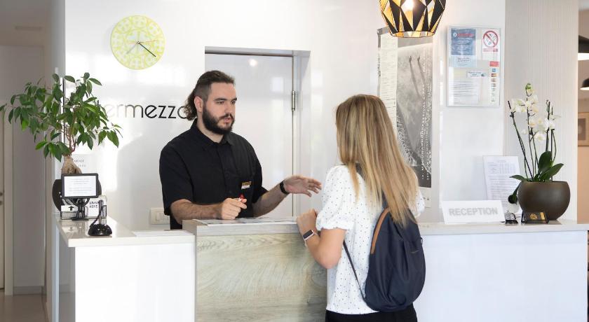 Intermezzo - image 38