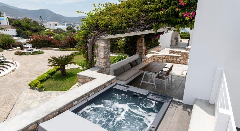 รูปของSuperior Family Suite with Attic and Outdoor Hot Tub 4