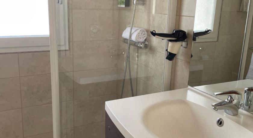 Hotel Le Medieval Palais des Papes photo