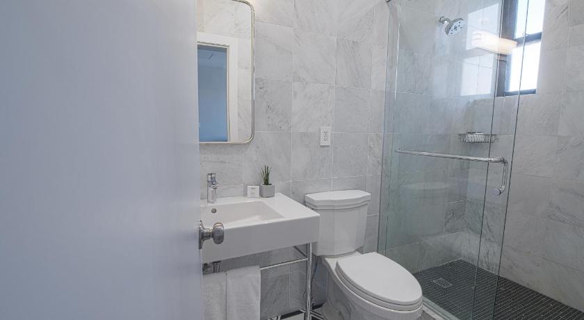 Фото: DELUXE 2 FULL BEDS 2