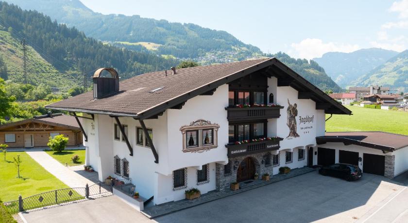 Hotel Garni Jagdhof — Hotel in Zell am Ziller