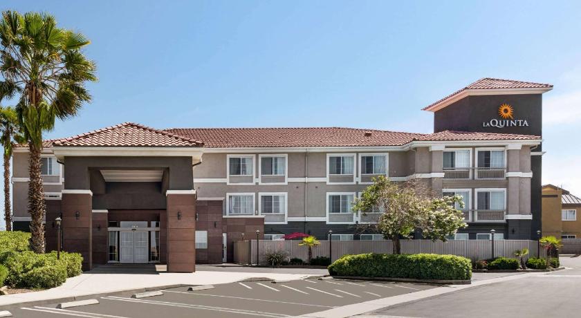 La Quinta Inn & Suites by Wyndham Hesperia Victorville photo