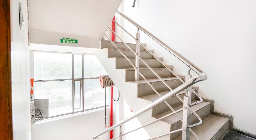 OYO 79456 Collection O Hotel Kyra photo
