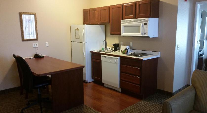 GrandStay Residential Suites Hotel - Eau Claire