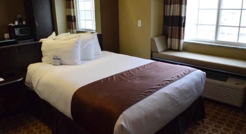 Microtel Inn & Suites by Wyndham Pecos photo
