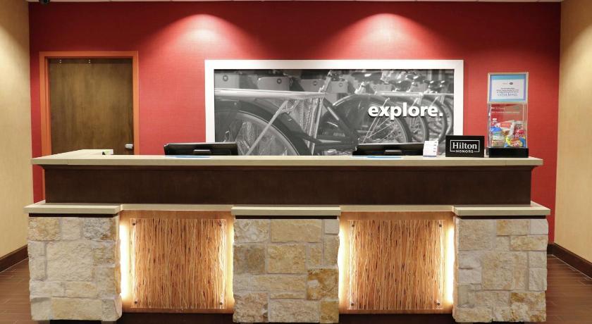 Hampton Inn Austin-Oak Hill photo