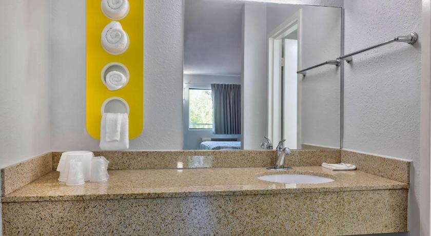 Motel 6-Hammond, IN - Chicago Area photo