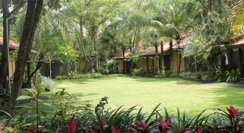 Laras Asri Resort & Spa photo