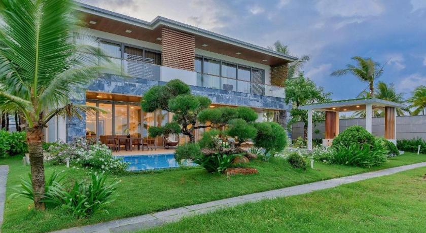 Ocean Villas Beach Inn photo