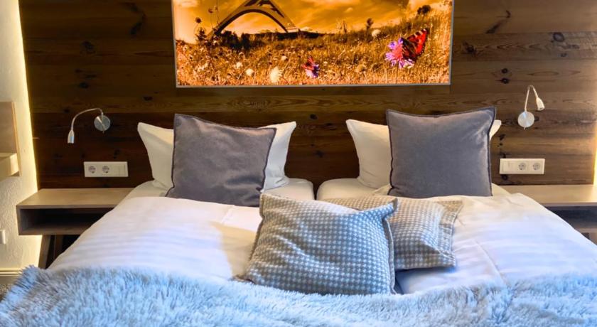 Image of Deluxe Double Room 9