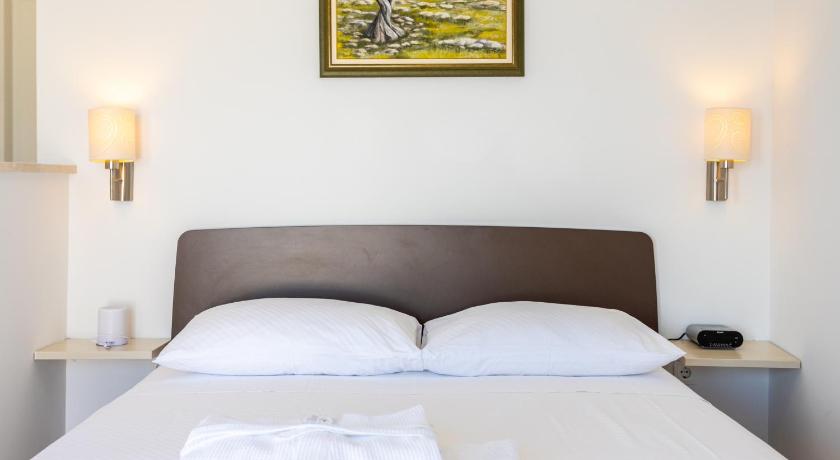 Image of Studio with Sea View (2 Adults) 12