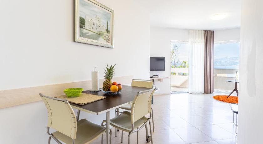 Image of Two-Bedroom Apartment with Sea View 4