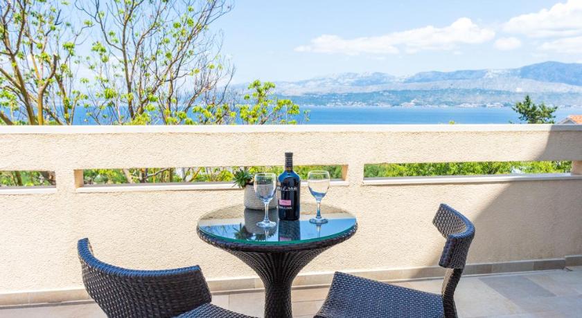 Image of Two-Bedroom Apartment with Sea View 8